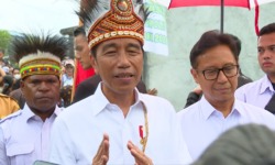 Tinjau Pekan Imunisasi Nasional di Jayapura, Jokowi: Waspadai Polio dan TBC