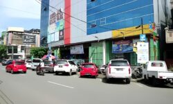 Juru Parkir Wajib Menggunakan Pakaian Seragam