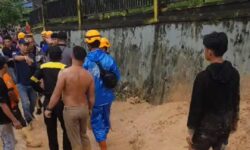 TPU Gunung Guntur Balikpapan Longsor Imbas Hujan Lebat