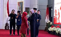 160 ASN Pemprov Kaltim Jangan Abai Usai Terima Satyalancana Karya Satya