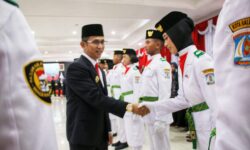 Kukuhkan 39 Paskibraka Kota Balikpapan, Rahmad Mas’ud: Ini Bukan Hanya Soal Baris-berbaris