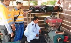 PT Hardaya Mining Energy Bantu Perbaiki Mesin Listrik Warga Sebakis