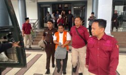 Pungut Uang Rp7,744 Miliar dari Pengusaha, Kejati Kaltim Tahan Pejabat UPT KPHP Berau Pantai