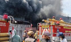 Gudang Perabotan di Bukit Cinta Balikpapan Terbakar, 11 Pekerja Selamat