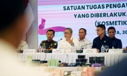 Mendag Zulkifli Hasan Ekspos Kosmetik Impor Ilegal Senilai Rp11,45 Miliar