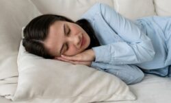 Ini Posisi Tidur yang Baik bagi Jantung