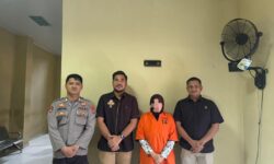 Tersangka Proyek Jas Almamater Fiktif Rugikan Korbannya Puluhan Miliar