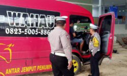 Pastikan Keselamatan Lalu Lintas, Polresta Balikpapan Uji Ramp Check Angkutan Penumpang