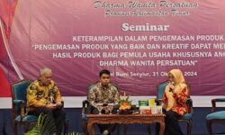 75 Ibu-ibu DWP Kaltim Diajari Kemas Produk Secara Menarik