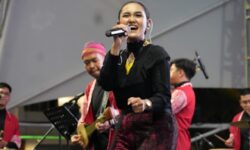 13 Kelompok Musik Tampil Memesona di ‘Kaltim Ethnic & Word Music Festival 2024’
