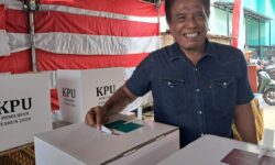 Markaca Nyoblos di TPS 15 Sambutan, Ingatkan Warga Tetap Kondusif