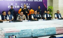 Polri Sita Uang Rp78,1 Miliar dari Judi Online Melibatkan Oknum Pegawai Kemkominfo dan Digital