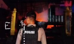 Pagi-pagi, Kebakaran Hanguskan Dua Rumah di Balikpapan