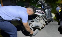 Dishub Gembosi 22 Motor Parkir Liar Sekitar Teras Samarinda, 2 Mobil Disegel