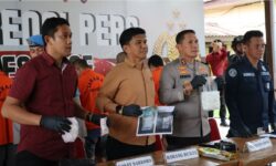 Kapolres Bone Rilis Pengungkapan 1,2 Kg Sabu Melibatkan Seorang Guru SD