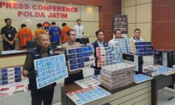 Polda Jatim Ringkus Komplotan Judi Online Internasional di Banyuwangi, Nilai Rp200 Miliar