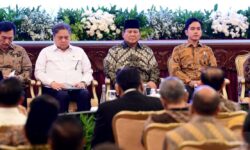 Presiden Serahkan DIPA dan TKD Tahun Anggaran 2025 serta Luncurkan Katalog Elektronik Versi 6.0