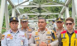 Jembatan Busui Runtuh, Kendaraan untuk Sementara Lewat Jalan PT Kideco