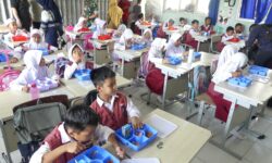 Perdana MBG, Murid SD di Samarinda Santap Makanan Sampai Habis