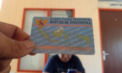 Permudah Akses, Bikin KTP di Balikpapan Kini Bisa Dilakukan di Kantor Camat