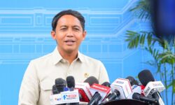 Menteri Kehutanan Cabut Perizinan Berusaha Penguasaan Hutan 18 Perusahaan