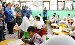 Program MBG Dimulai di Balikpapan, Sasar Murid TK Hingga Siswa SMP