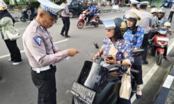 Di Nunukan, Warga Cuek Melintas Lawan Arus di Depan Pos Satlantas