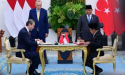 Menteri Bahlil Tandatangani Kerja Sama di Sektor Energi antara Indonesia dengan Turkiye