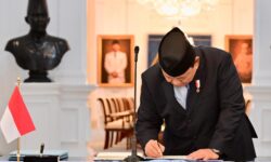 Presiden Tandatangani Tiga Produk Hukum Strategis Investasi Nasional
