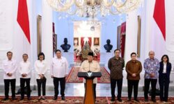 Presiden Prabowo Umumkan DHE SDA Wajib Disimpan 100 Persen di Dalam Negeri