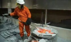Di Jombang, Sentra IKM Slag Aluminium Ubah Limbah Jadi Bernilai Tambah