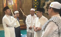 Salat Subuh di Islamic Center, Gubernur Kaltim Ajak Makmurkan Masjid dan Perkuat Generasi Muda Islami