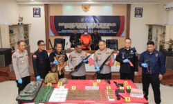Satgas Operasi Damai Cartenz-2025 Gagalkan Pengiriman Senjata ke KKB di Puncak Jaya