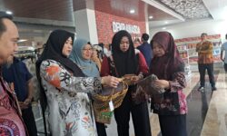 Majukan Industri Kerajinan, Dekranasda PPU Belajar ke Galeri UKM di Samarinda