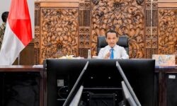 Bahlil: Proyek Investasi EV Battery Tetap Berjalan Meski LG Mundur