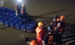 Tim SAR Gabungan Cari Seorang Lansia yang Jatuh ke Sungai di Balikpapan