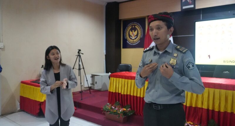 Ciptakan Pelayanan Humanis, Imigrasi Nunukan Latih Pegawainya Berbahasa Isyarat
