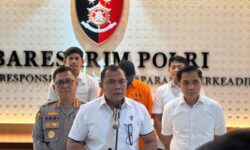 Polri Amankan 6.000 Drum Sianida Ilegal di Surabaya dan Pasuruan