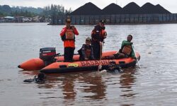 Tim SAR Cari ABK Kapal Klotok Jatuh ke Sungai Mahakam