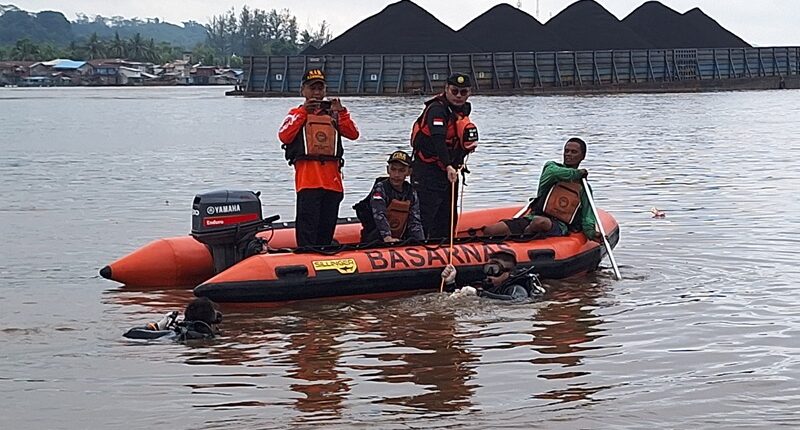 Tim SAR Cari ABK Kapal Klotok Jatuh ke Sungai Mahakam