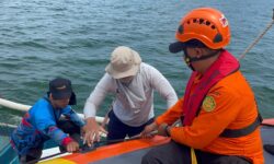 Kapal Mati Mesin, Tiga Pemancing Dievakuasi Dalam Kondisi Selamat