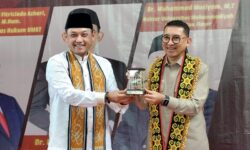 Seno Aji Ajak Akademisi Gali Budaya Kaltim dari Artefak Purba hingga Kerajaan
