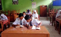 Ratusan Siswa SMP di Buleleng Bali Belum Bisa Baca Tulis