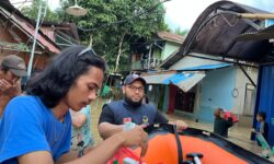 Salurkan 1000 Nasi Bungkus, Abdul Giaz: Drainase Tidak Cukup Lebar di Samarinda