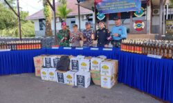 TNI AL Nunukan Gagalkan Penyelundupan 444 Botol Miras dari Malaysia
