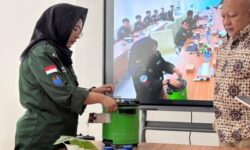Lawan Krisis Iklim Lewat Kompor, Inovasi Anak Borneo Ubah Limbah Sawit Jadi Energi Terbarukan