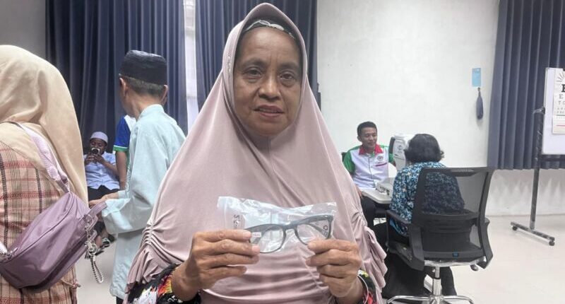 Cerita Lansia Gangguan Penglihatan Dapatkan Kacamata Gratis dari Pemprov Kaltim