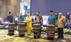 Seno Aji: Bahasa Melayu Tidak Sama dengan Bahasa Indonesia