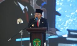 40 Perusahaan Dapat Proper Merah, Rudy Mas’ud: Tidak Memperbaiki, Kita Binasakan