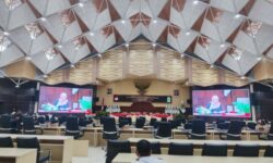 Pemprov Kaltim Jawab Pandangan Fraksi PDI Perjuangan soal Berobat Gratis, MBG, dan Wifi Desa